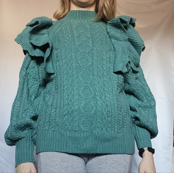 Green Listicle Sweater with poof shoulder detail. small. - Picture 4 of 11